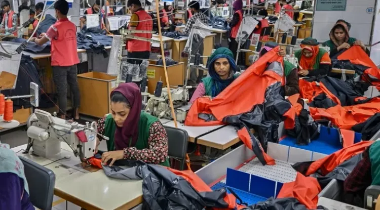 Bangladés: Renace la Industria Textil, pero la Lucha de sus Trabajadores Continúa