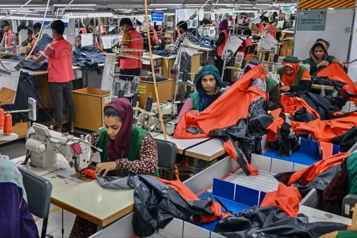 Bangladés: Renace la Industria Textil, pero la Lucha de sus Trabajadores Continúa